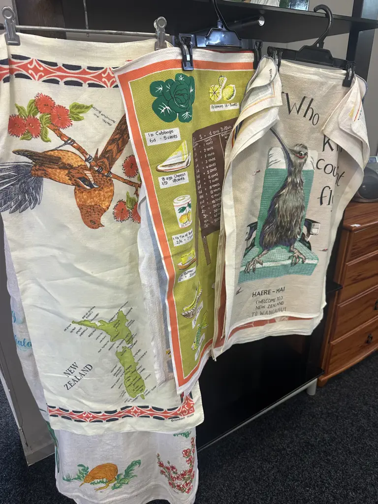 Selection of Vintage Linen In Tea Towels Image 1++