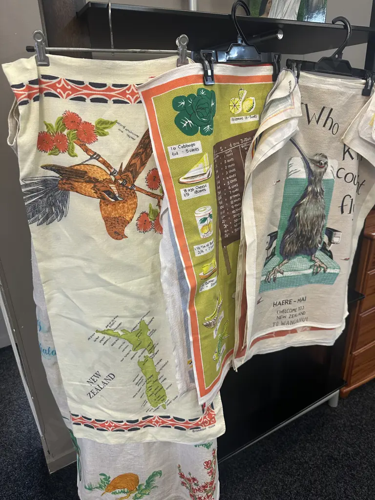 Selection of Vintage Linen In Tea Towels Image 1++