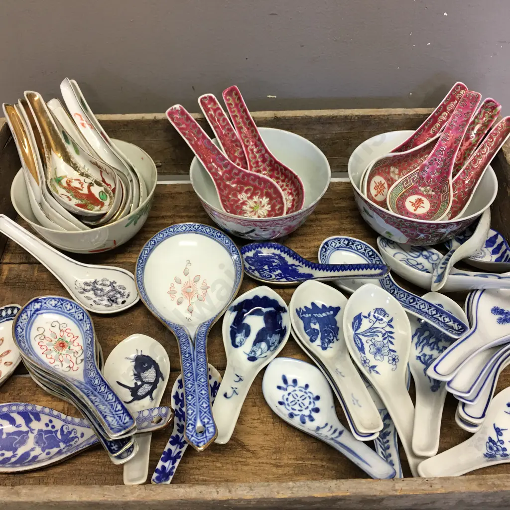 Wooden Box Assorted Chinese Soup Spoons & Bowls Image 1++