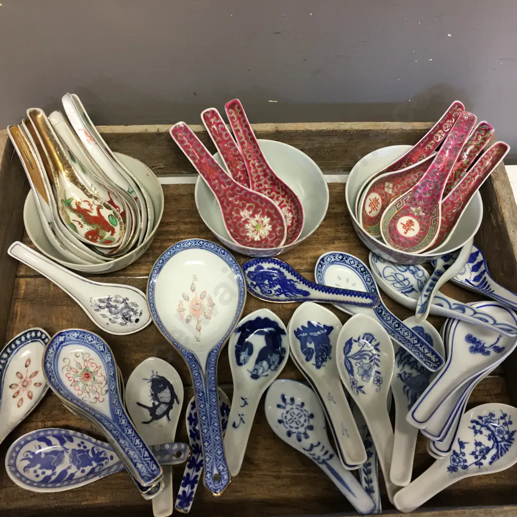 Wooden Box Assorted Chinese Soup Spoons & Bowls Image 1++
