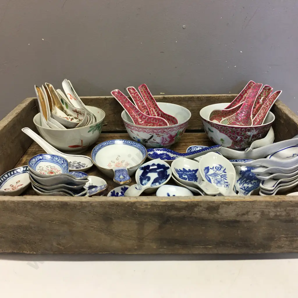 Wooden Box Assorted Chinese Soup Spoons & Bowls Image 1++