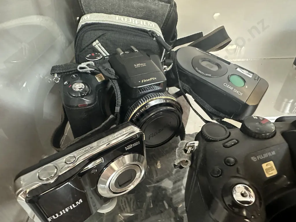 FujiFilm FinePix S20Pro, S7000 & FinePix AV Digital Cameras & FujiFilm Clear Shot Film Camera Image 1++