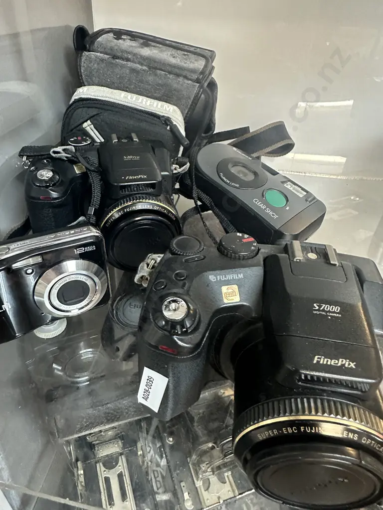FujiFilm FinePix S20Pro, S7000 & FinePix AV Digital Cameras & FujiFilm Clear Shot Film Camera Image 1++