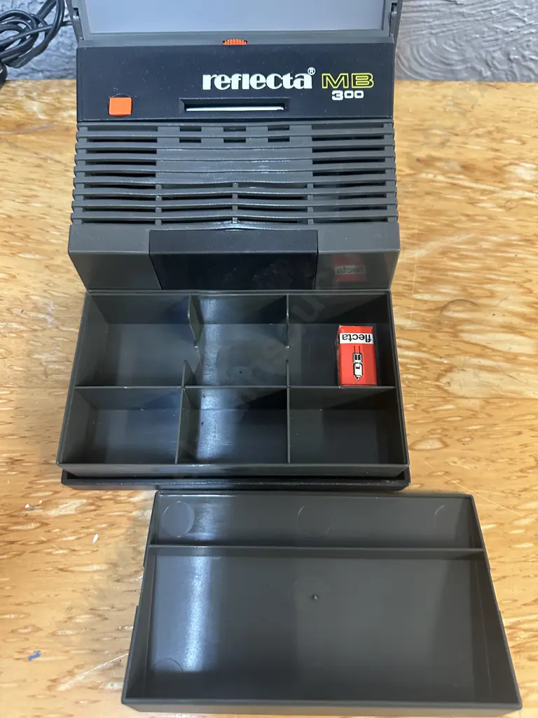 Reflecta MB 300 Lighted 35m Slider Viewer With 6" Screen & Storage,1980s Germany Image 1++