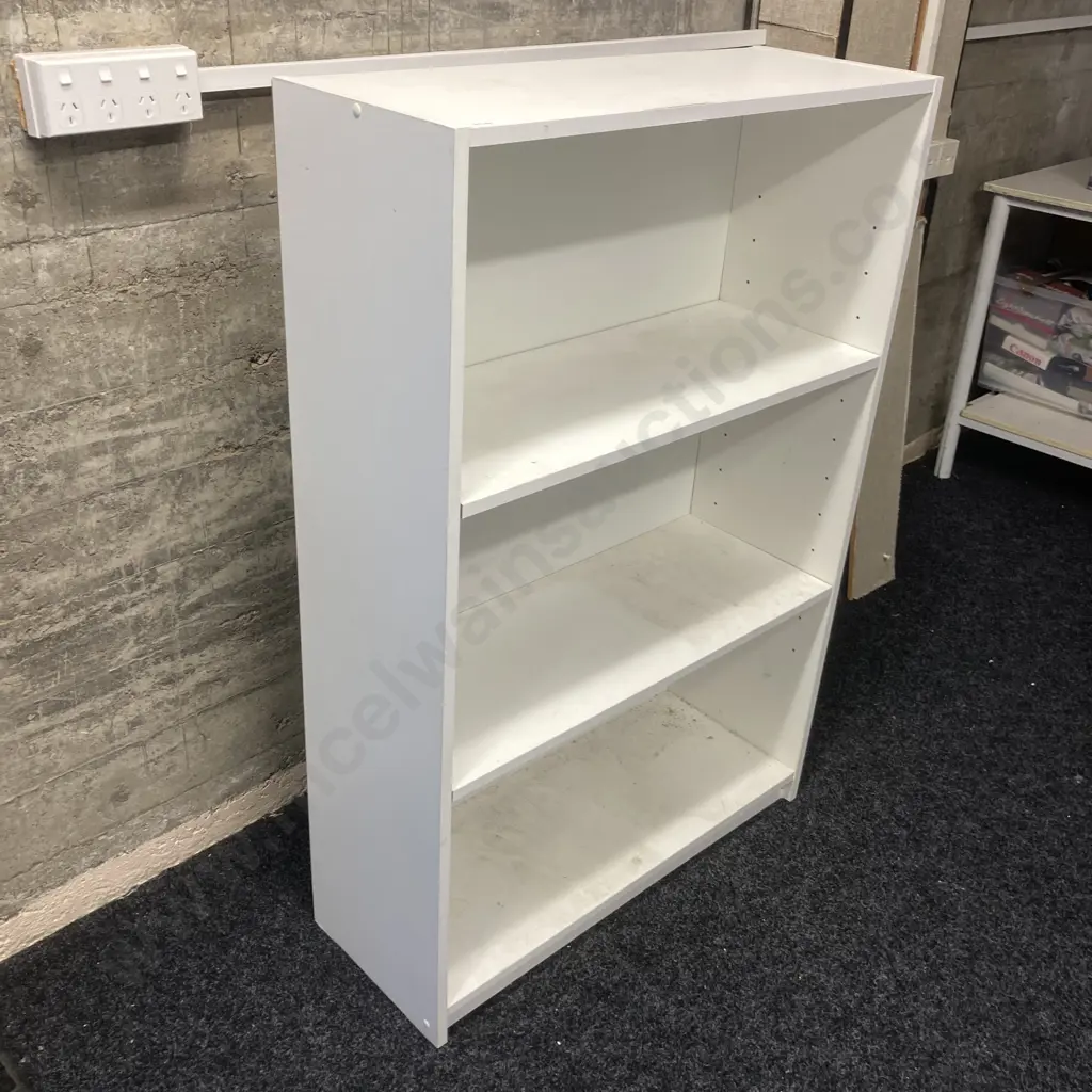 White Shelf Unit With 2 Adjustable Shelves. H121 W80 D30cm Sold With 28 Image 1++