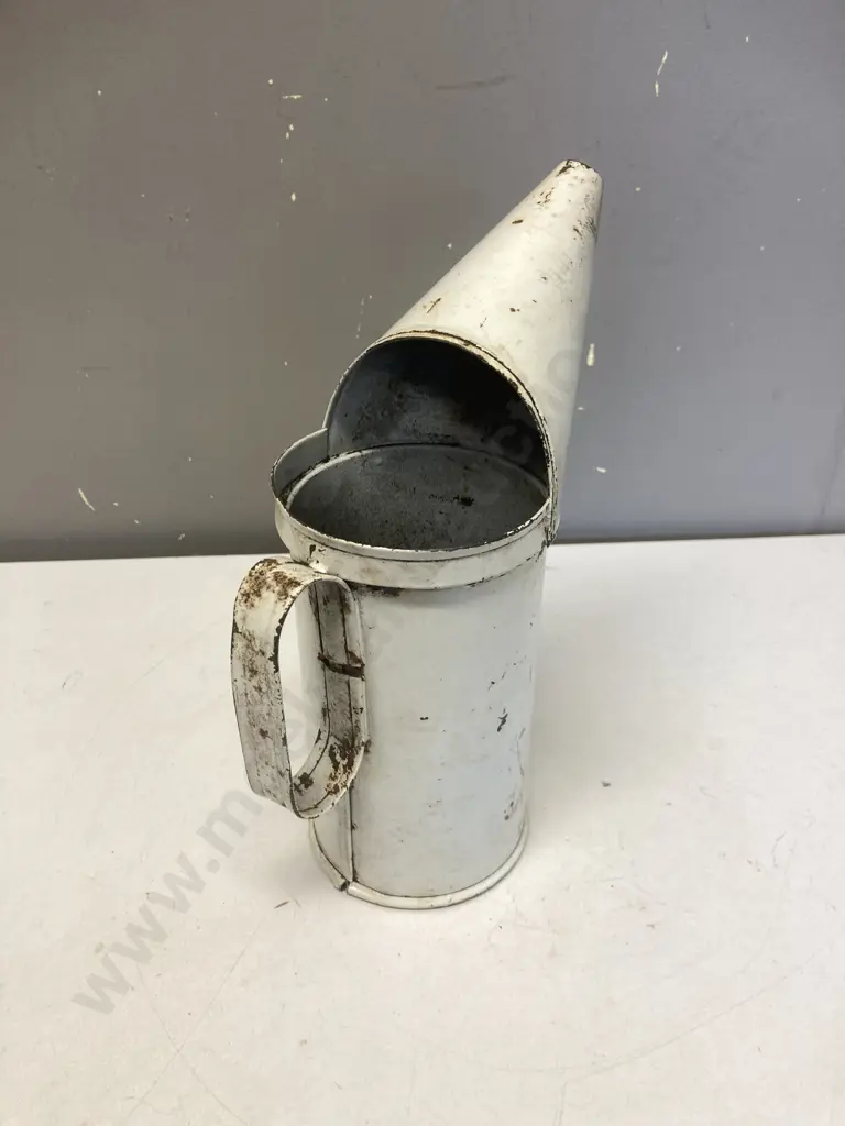 Mobil One Quart Oil Pourer Image 1++