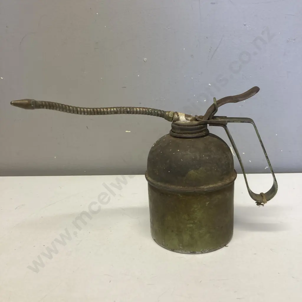 Vintage Brevettato Thumb Pump Oiler Italy, 9.700 Green Metal Image 1++