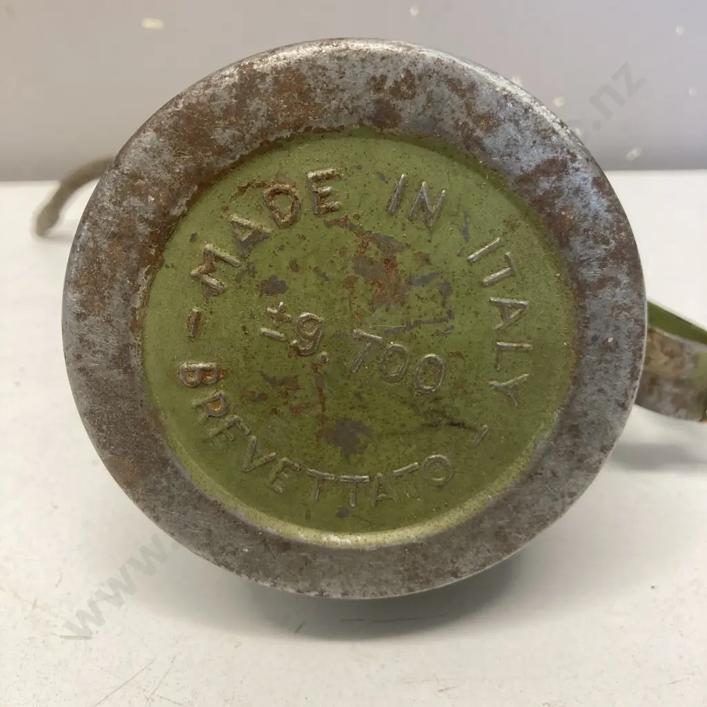 Vintage Brevettato Thumb Pump Oiler Italy, 9.700 Green Metal Image 1++