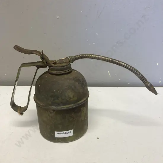 Vintage Brevettato Thumb Pump Oiler Italy, 9.700 Green Metal