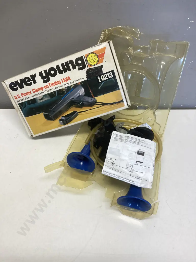 Fisa Twin Air Horn Kit 12 Volt Made In Italy & Vintage ever young D.C. Power Clamp-on Timing Light Model 0213 Image 1++