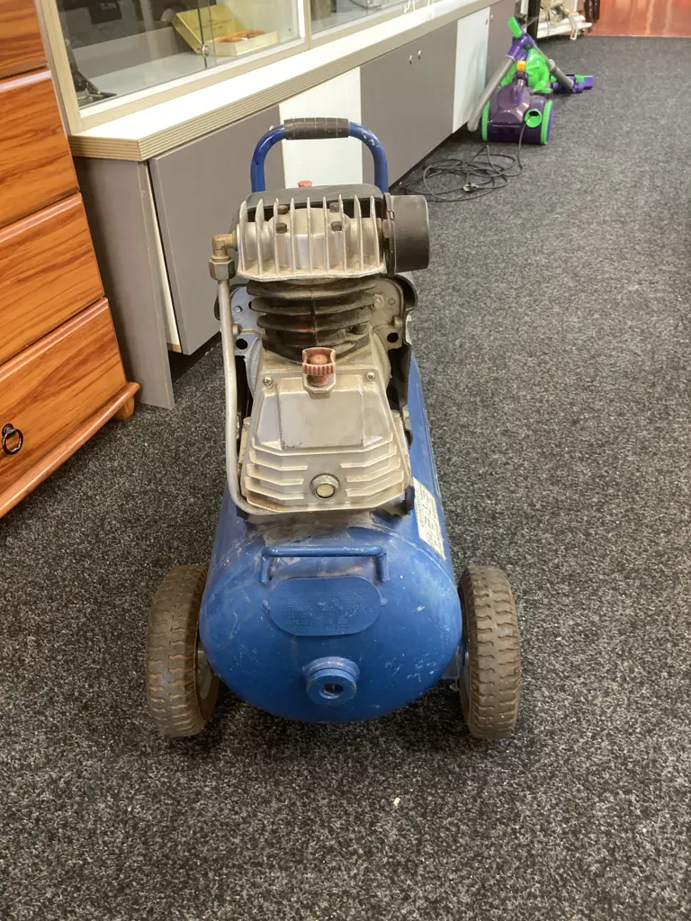 TradeAir Air Compressor - Model TA-2540A 274L/Min Image 1++