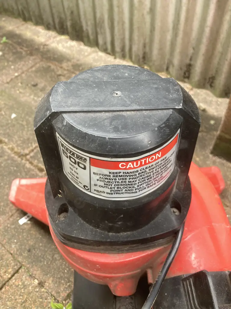 Victa Vac 500 Outdoor Vac, 700W Image 1++