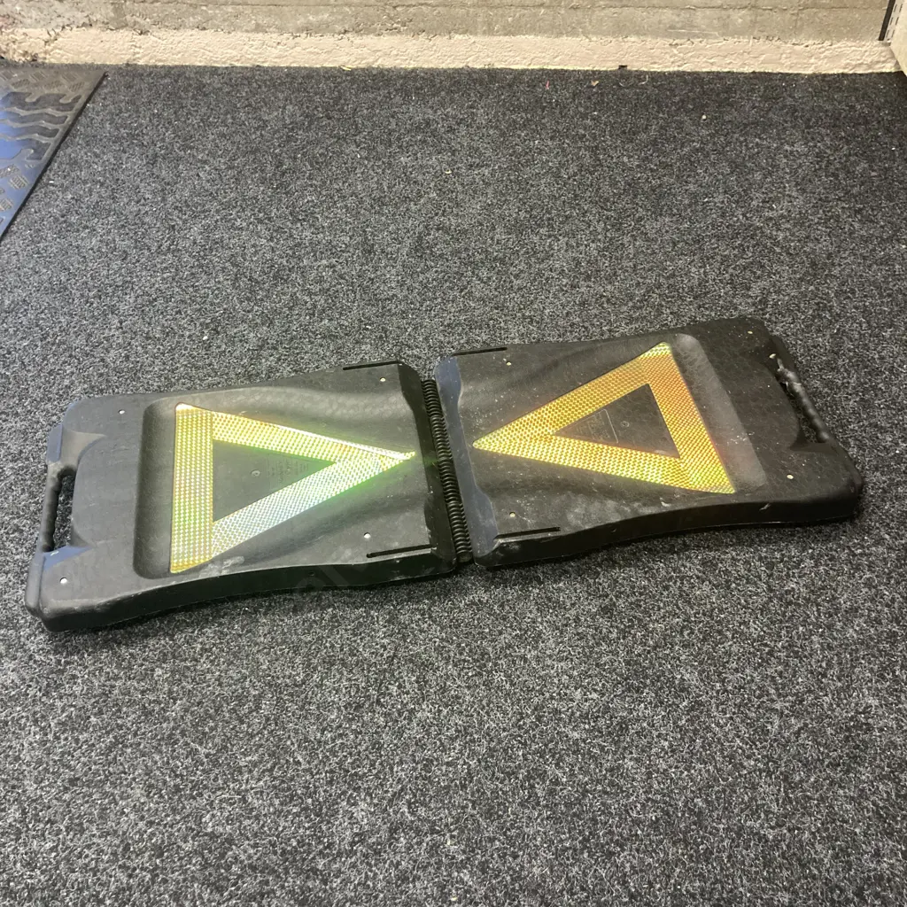 Folding Mechanics Creeper With Reflective Triangle Image 1++