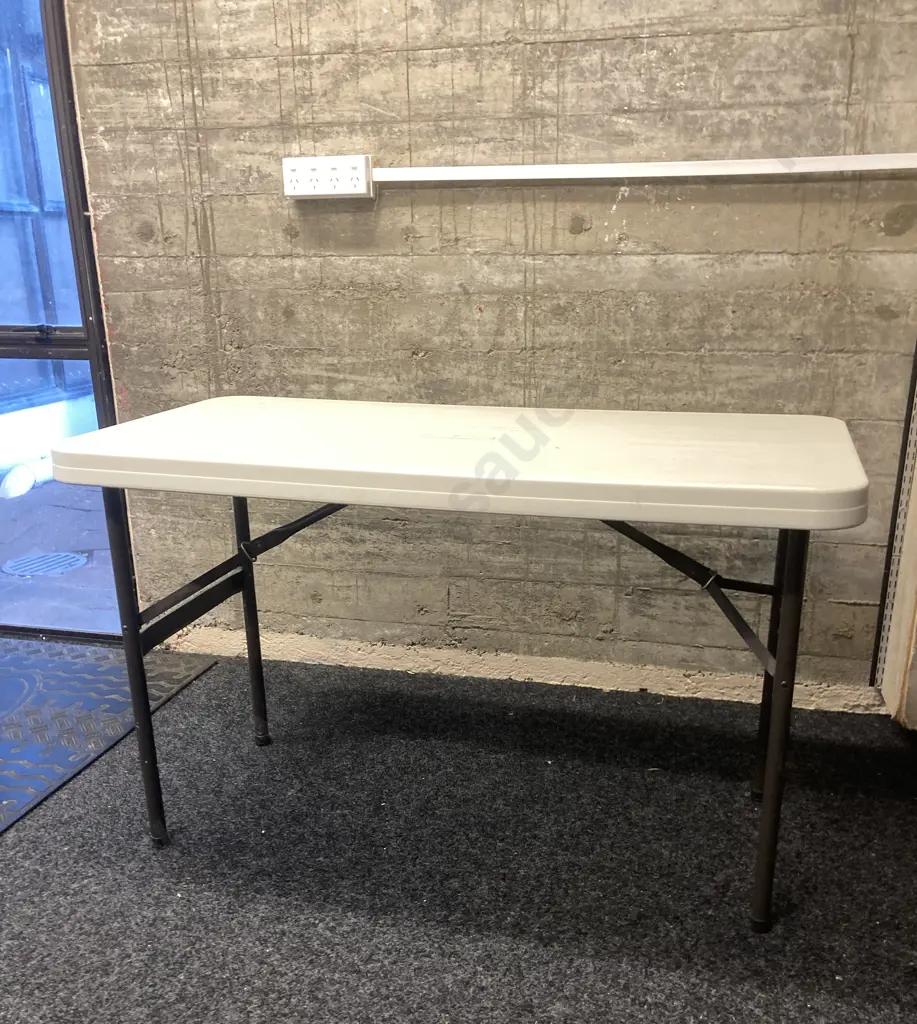 Lifetime Blow Mould Trestle Table. 122 x 60cm Image 1++