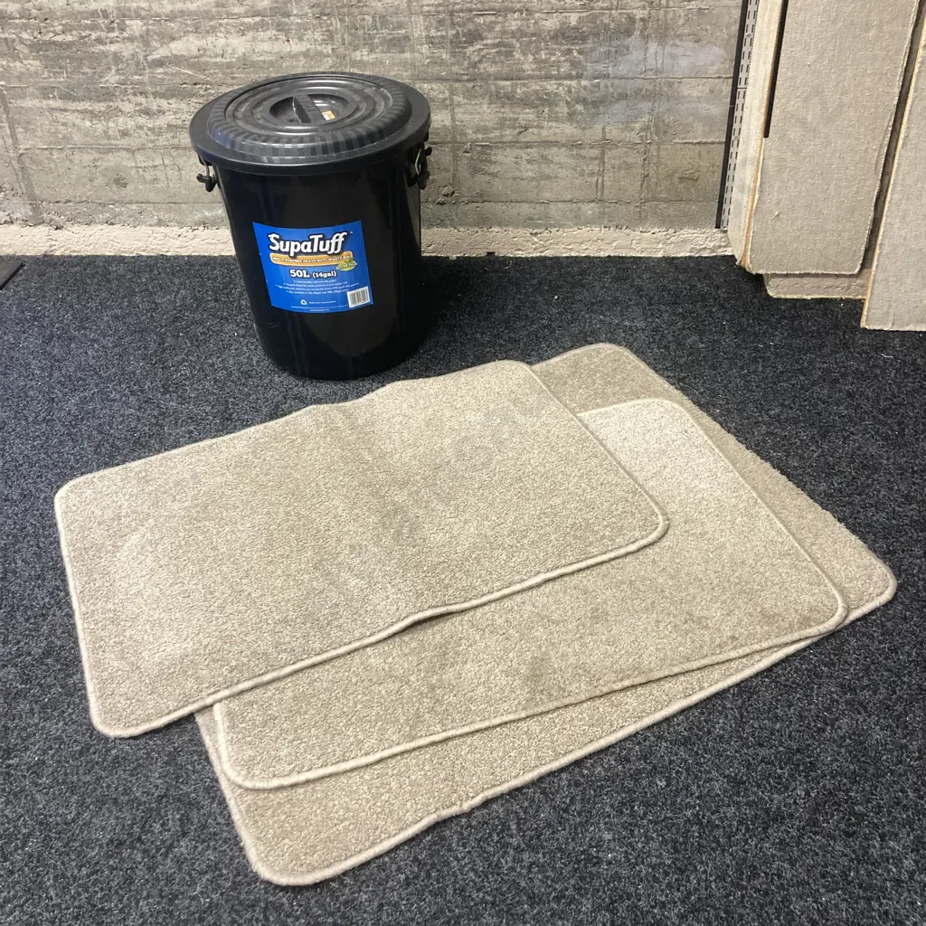 SupaTuff 50 Litre Rubbish Bin With Lid & 3 Floor Mats Image 1++