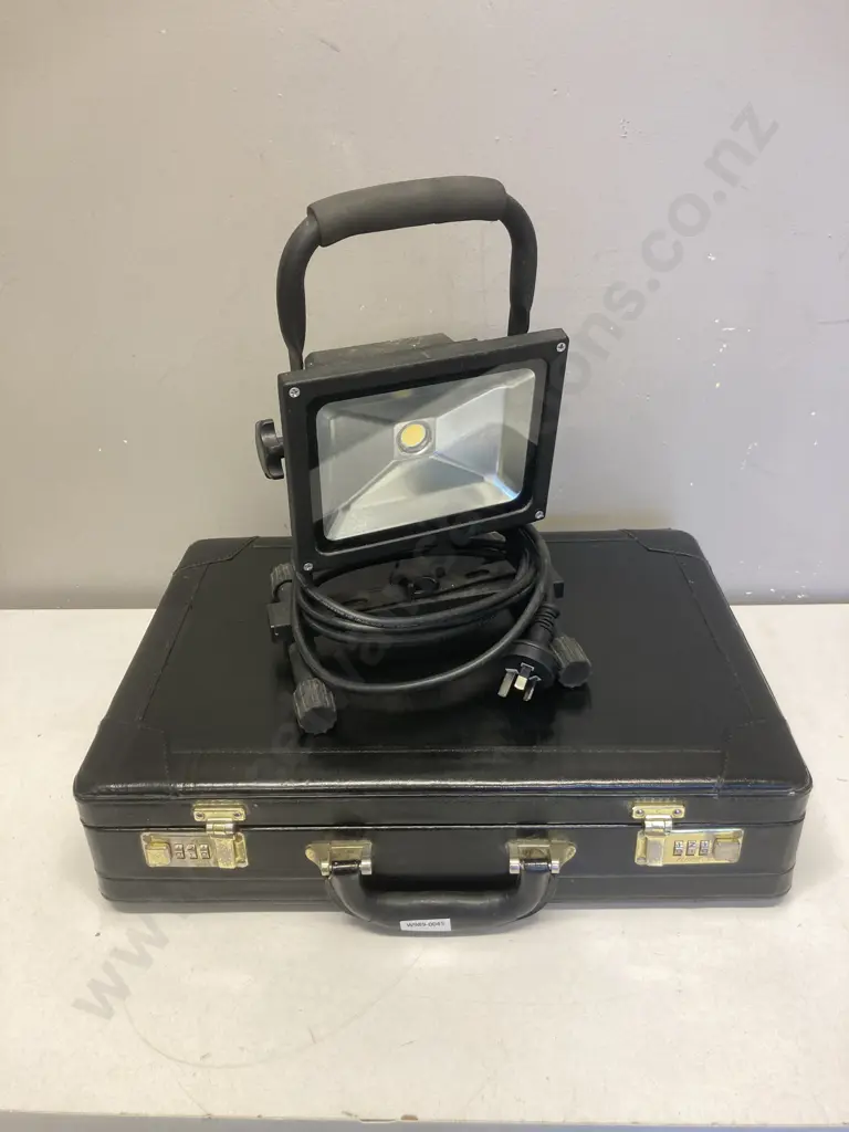 HPM LED Flood Light & Black Leather Flight Briefcase Image 1++