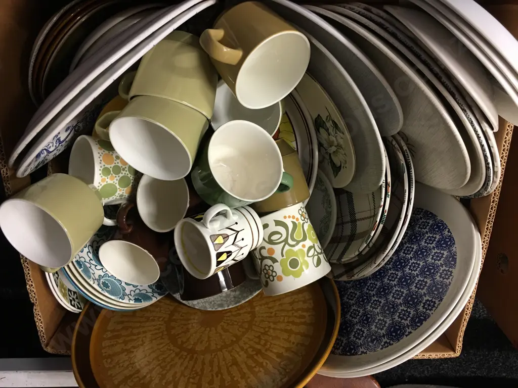 Box Lot Assorted Crown Lynn Image 1++