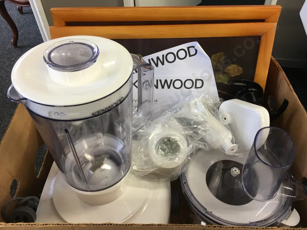 Kenwood Multi Pro Foodprocessor Model FDP64 With Attachments & Meal Trays Image 1++