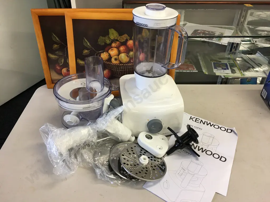 Kenwood Multi Pro Foodprocessor Model FDP64 With Attachments & Meal Trays Image 1++