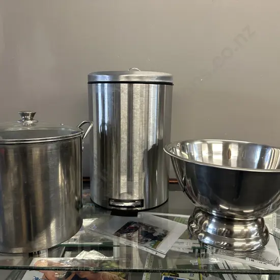 20 Litre Soft Close Rubbish Bin & Home Maker Steel Drinks Tub