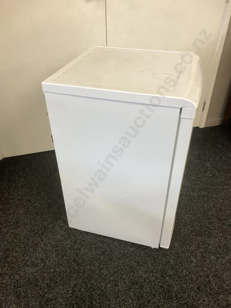 Beko F54090N Vertical Freezer Image 1++