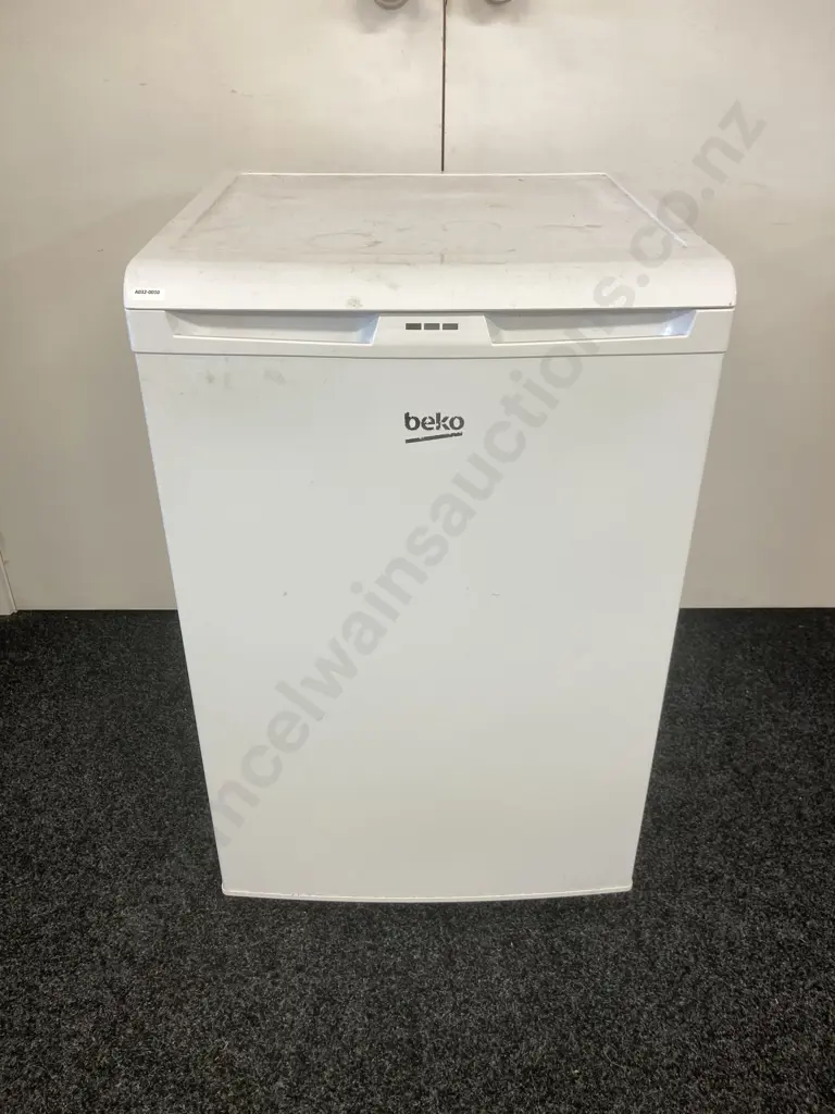 Beko F54090N Vertical Freezer Image 1++
