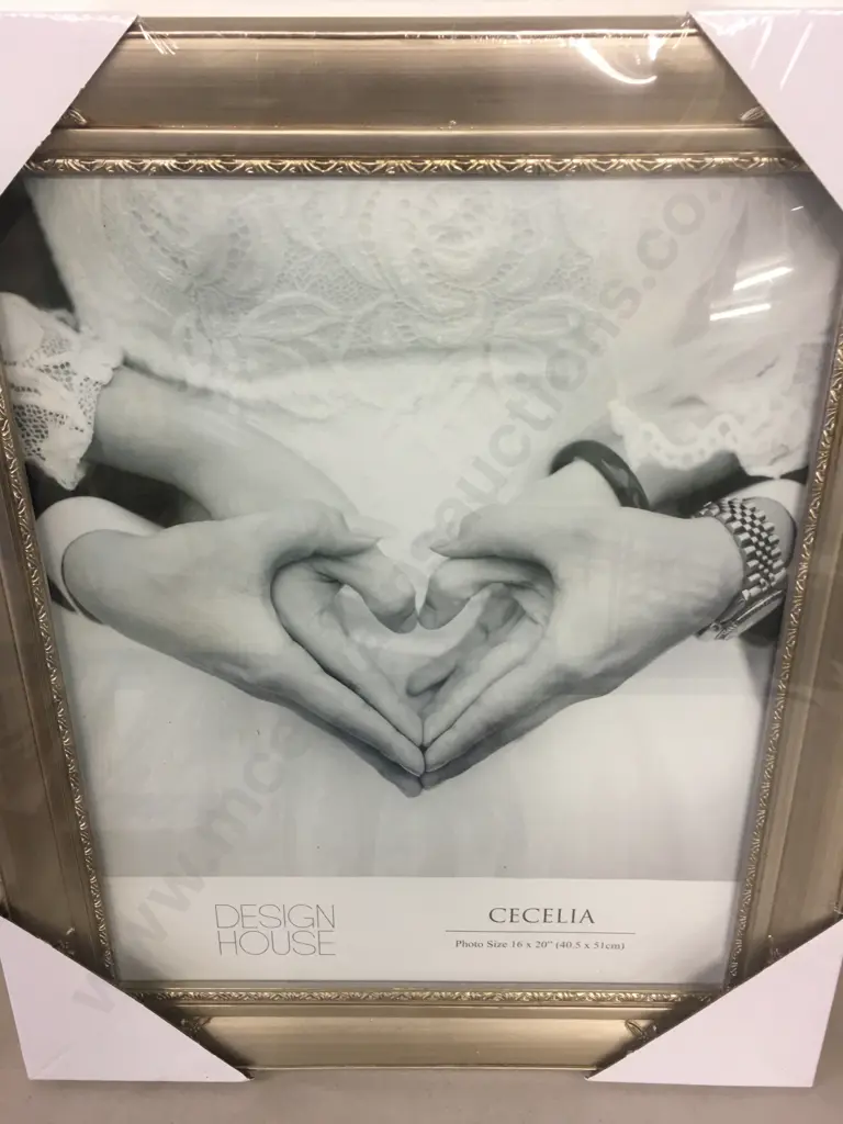 Large Design House Cecelia Antique Silver Photo Frame. 62 x 51cm Image 1++