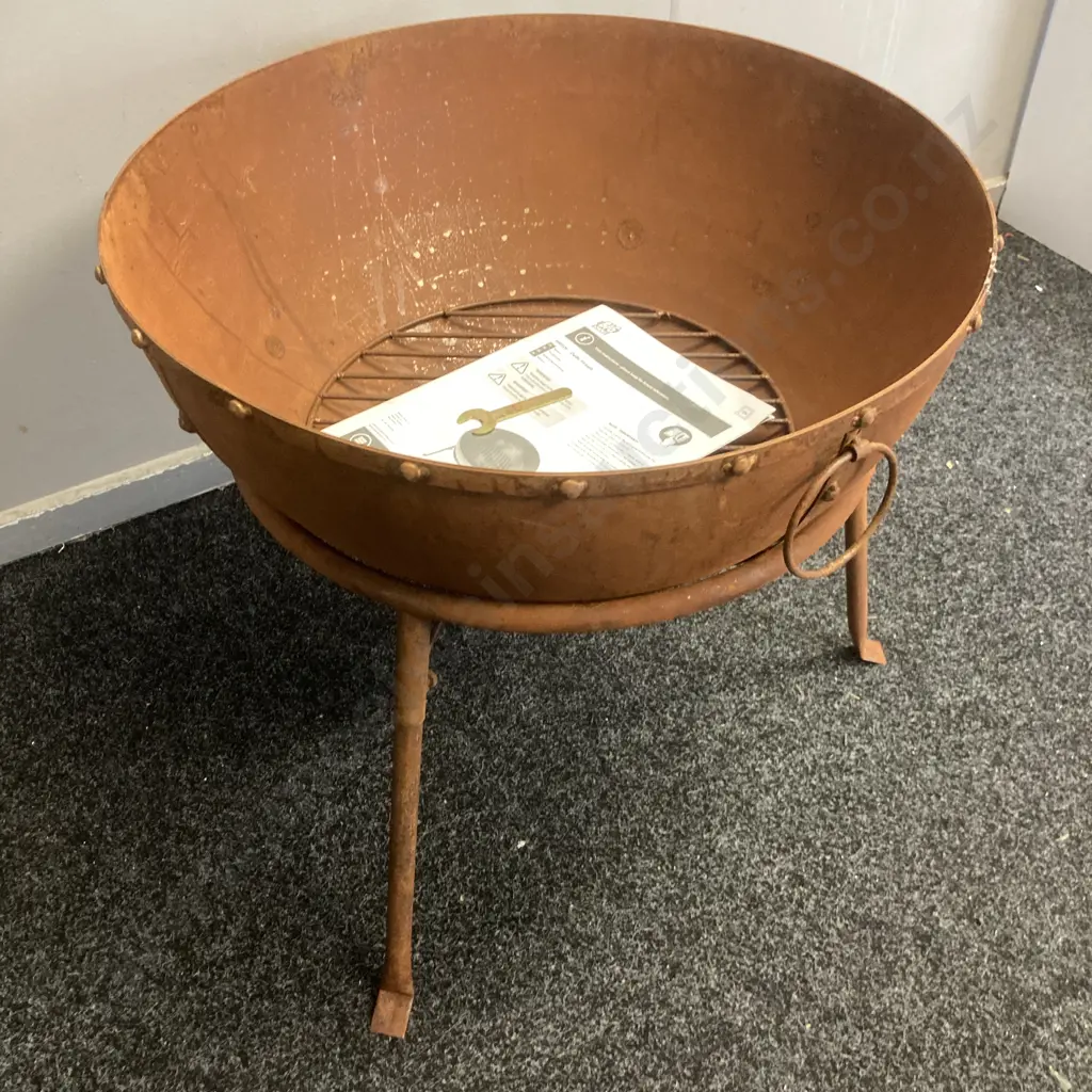 Big Smoke Delhi Firebowl - Rustic iron. 58 x 60cm Image 1++