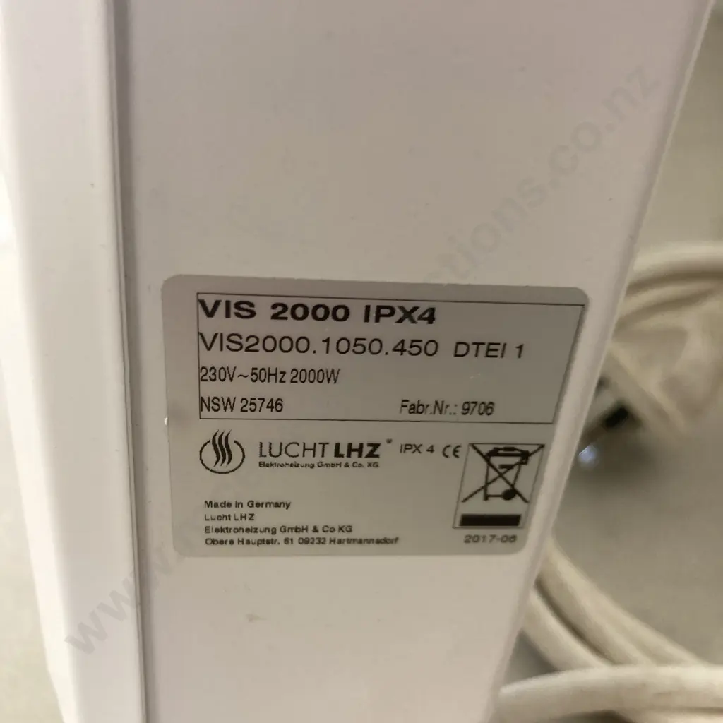 Lucht LHZ 2000watt Visage Panel Heater (Heat RetentionTablets, Digital Electronic Thermostat) With Manual. H44 W105 D8cm Image 1++