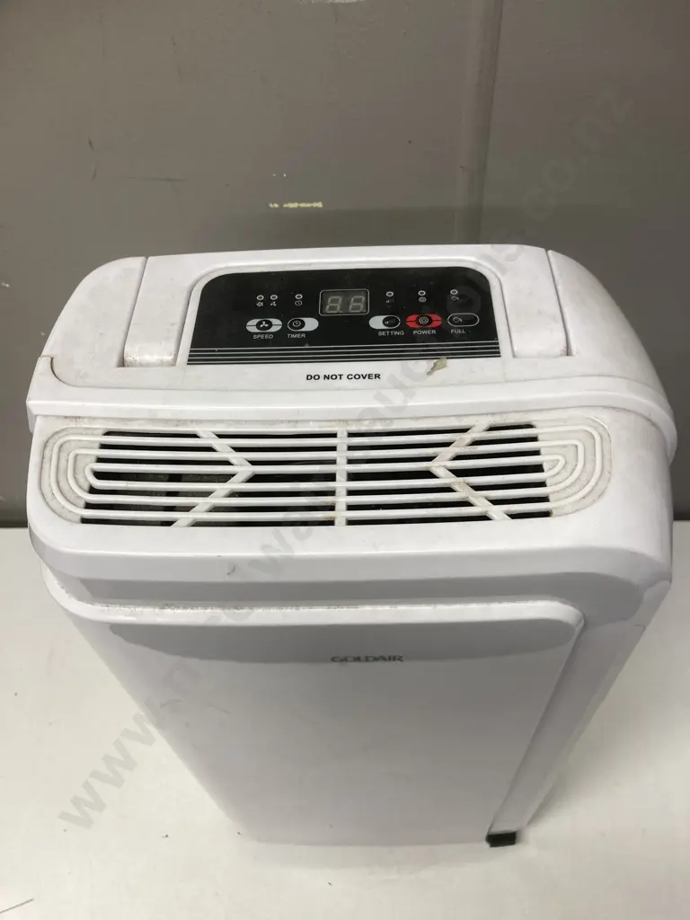 Goldair DH0108 Dehumidifier Image 1++