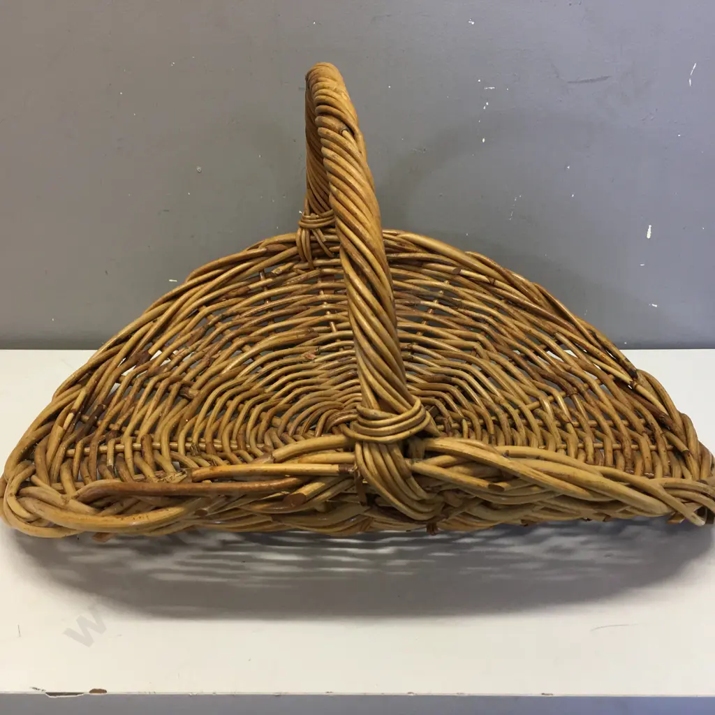 Large Vintage Handled Cane Serving Tray Image 1++