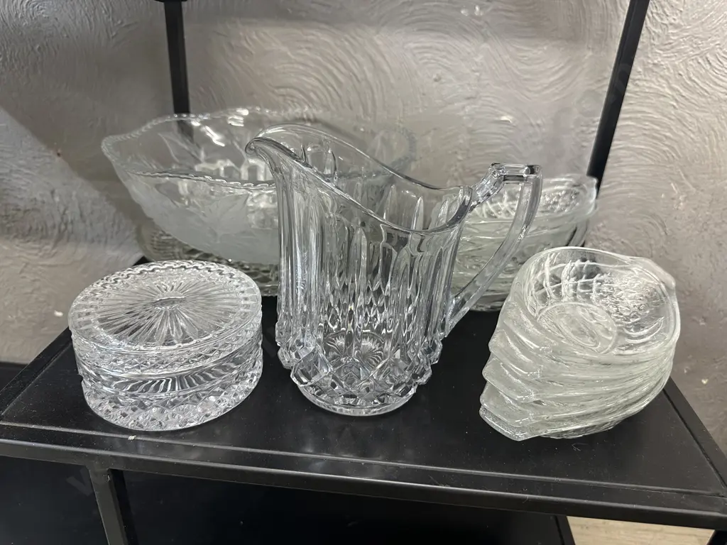 Assorted Glassware Items Including Drinks Jug, Bowl Etc Image 1++