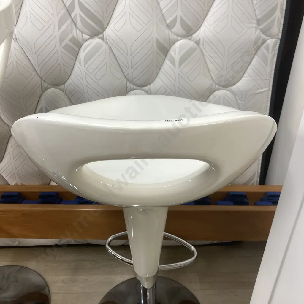 Pair of White Gaslift Barstools Image 1++