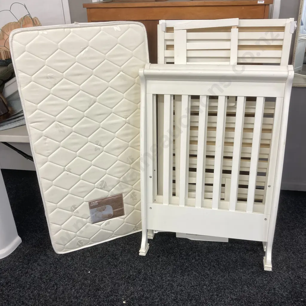 White Babies Cot With Jolly Jumper Mattress Image 1++