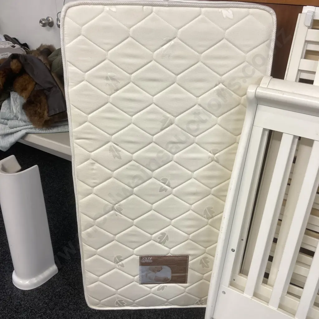 White Babies Cot With Jolly Jumper Mattress Image 1++