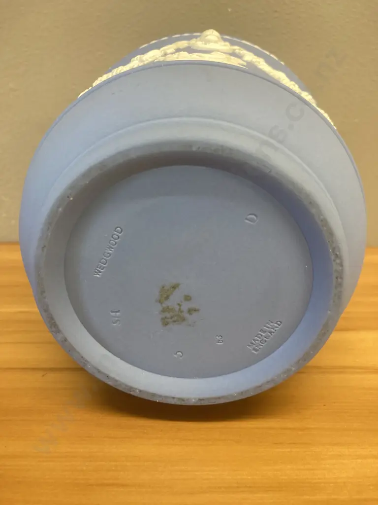 Vintage Wedgwood Pale Blue Jasperware Lion Head Planter Made In England.11 x 12.5cm Image 1++
