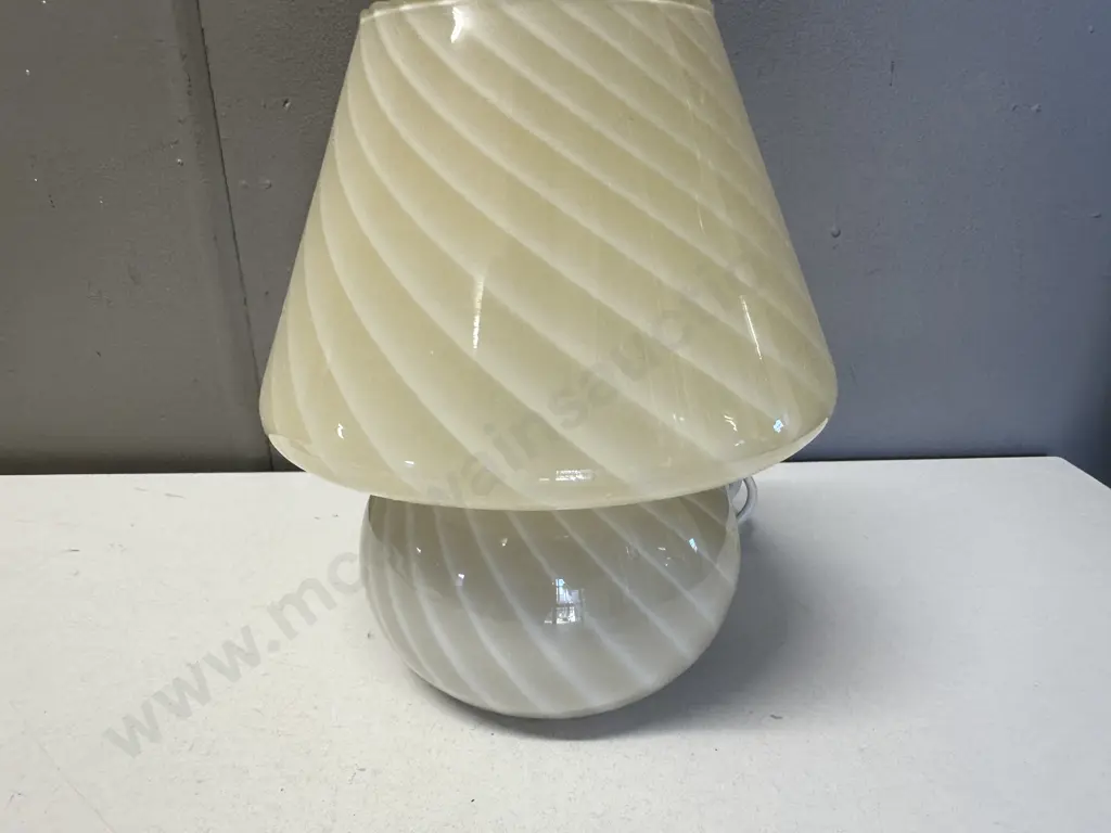 Vintage Murano Cream Swirl Mushroom Table Lamp. H19cm Image 1++