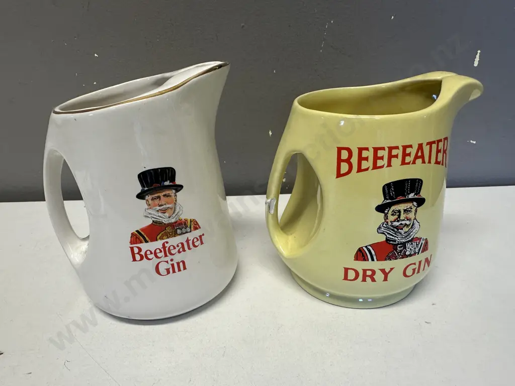 Vintage Wade Beefeater Gin Pitchers Image 1++