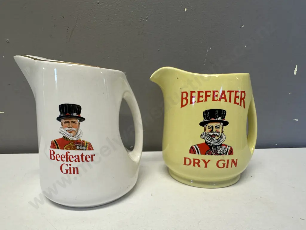 Vintage Wade Beefeater Gin Pitchers Image 1++