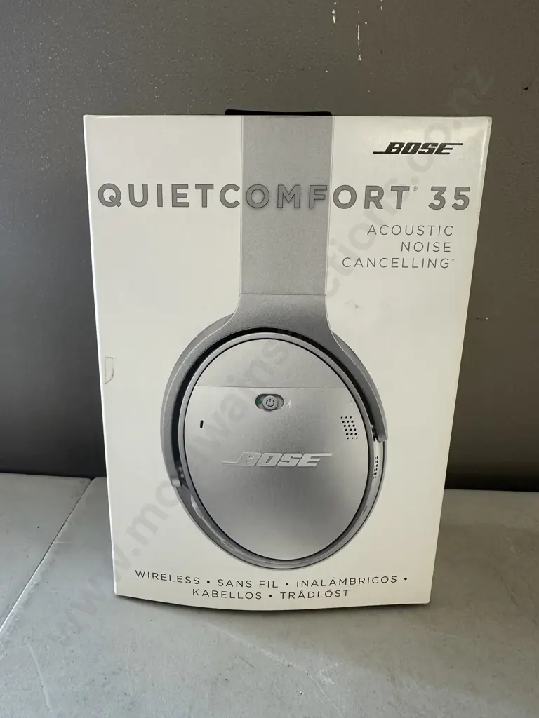 Bose Quiet Comfort 35 Wireless Headphones Silver Image 1++