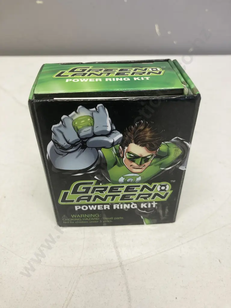 DC Green Lantern Power Ring Kit - Green Lantern Power Ring With 87 Page Green Lantern Booklet Image 1++