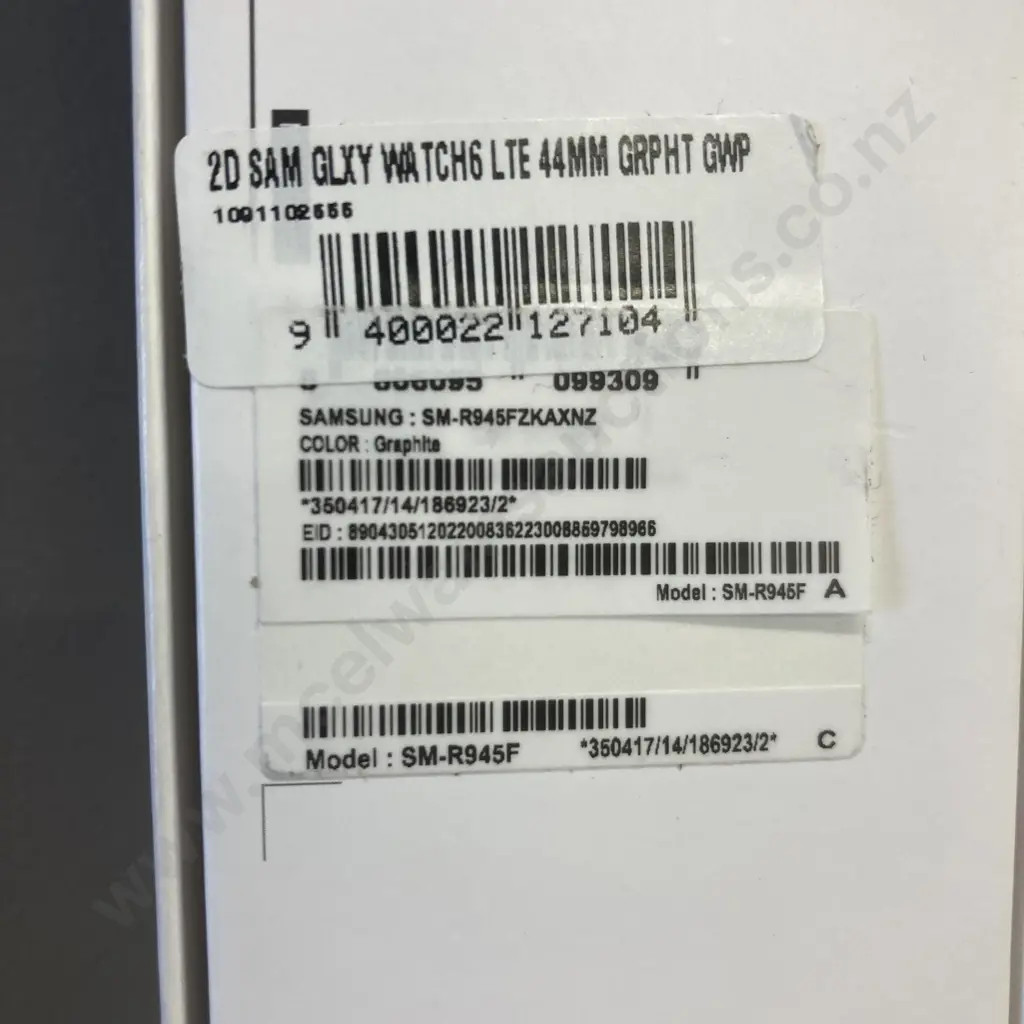 New In Box Samsung Galaxy Watch 6, Graphite, 44mm, Model SM-R945F - LTE / Bluetooth / Wi-Fi / GPS Image 1++