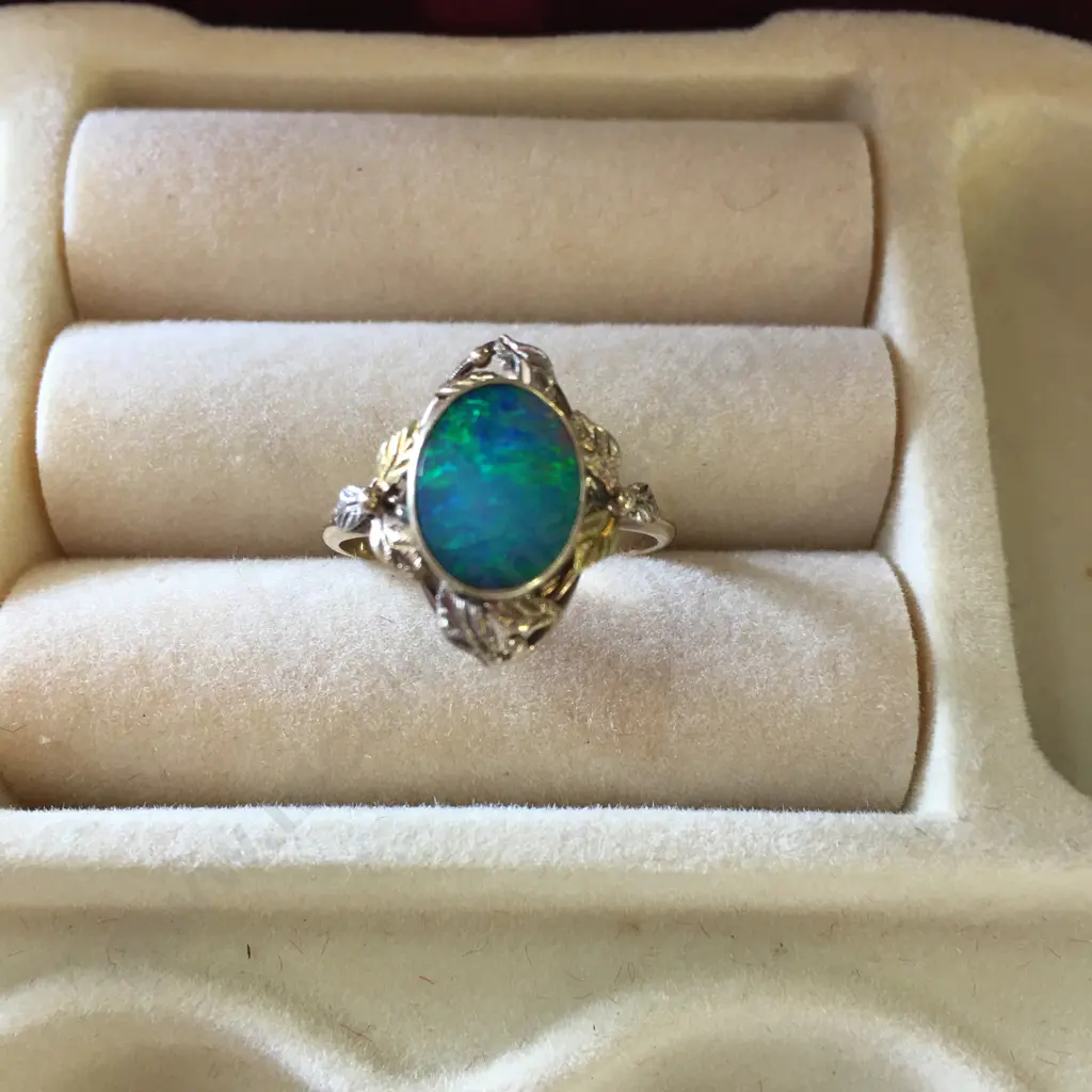 9ct Opal Ring Image 1++