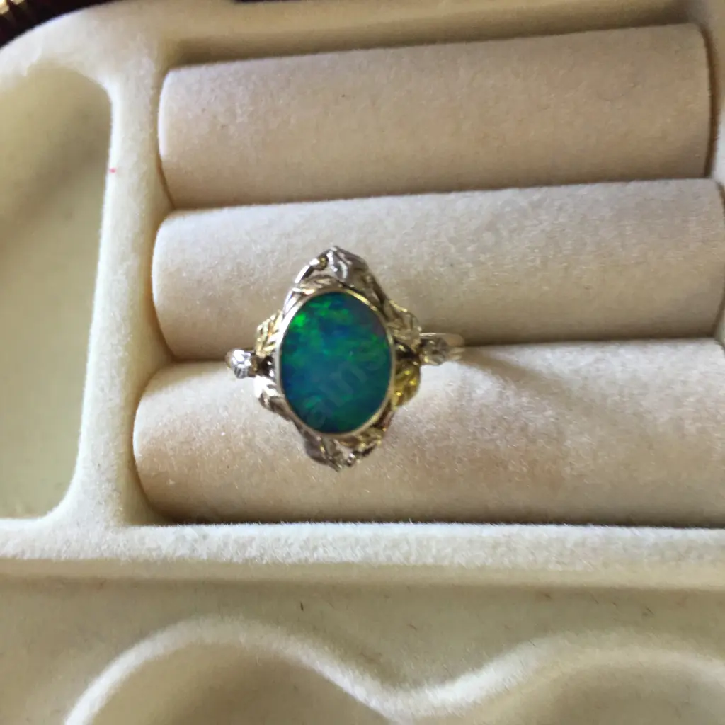 9ct Opal Ring Image 1++