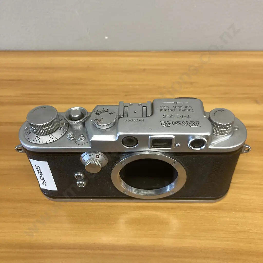 Tanack IV-S Camera Body No74944 (Japanese Leica copy similar to the Leica 111B with differences) Image 1++