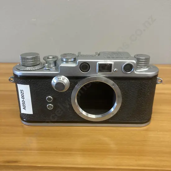 Tanack IV-S Camera Body No74944 (Japanese Leica copy similar to the Leica 111B with differences)