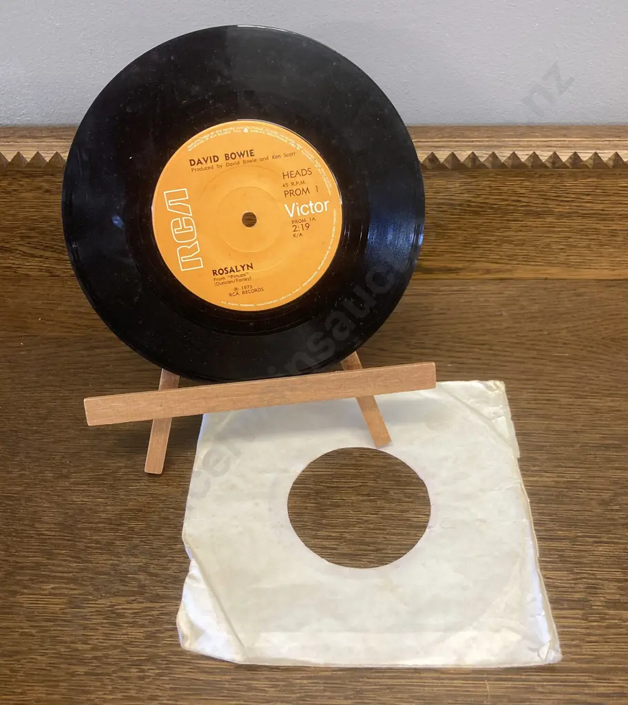 Super Rare David Bowie - Rosalyn 7” New Zealand Promo Vinyl 1973. Heads / Tails PROM 1 (Generic Sleeve) Image 1++