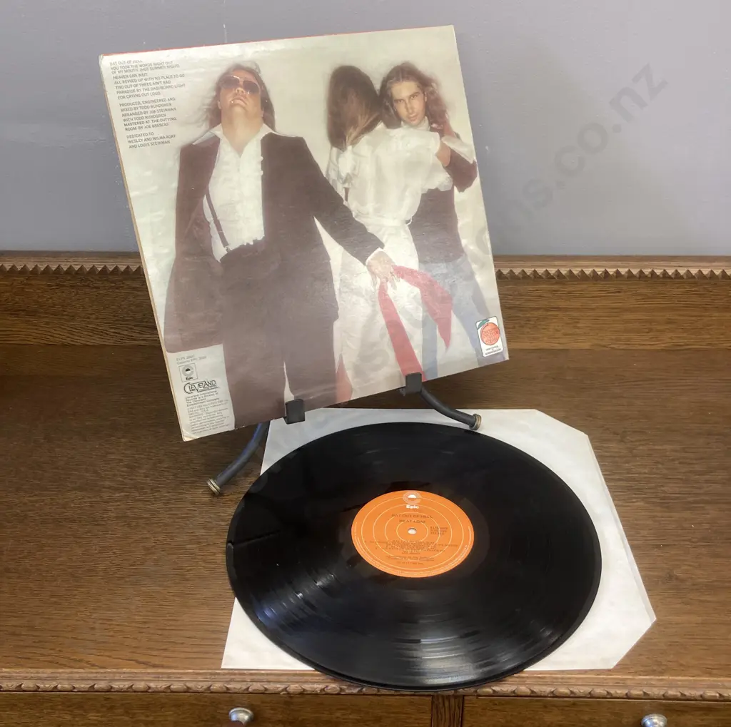 Meat Loaf - Bat Out Of Hell Vinyl LP ELPS 3860 Epic Label Original 1977 New Zealand Pressing Includes Insert With Lyrics Image 1++