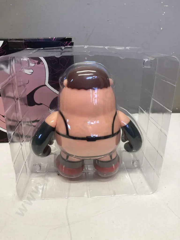 Kidrobot x Family Guy Intimate Peter Medium Figure Black - TKLCL004 Image 1++