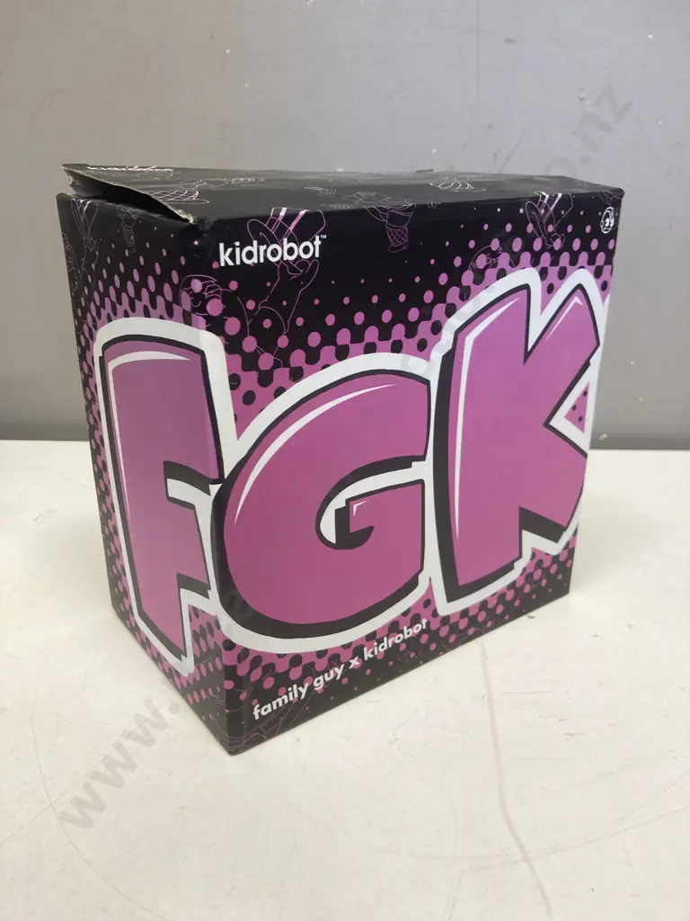 Kidrobot x Family Guy Intimate Peter Medium Figure Black - TKLCL004 Image 1++